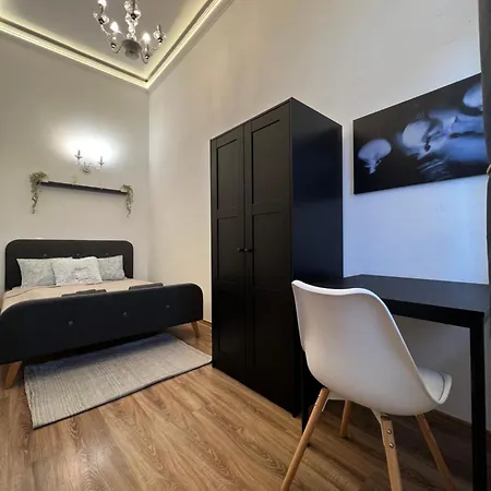 Apartament F14 *