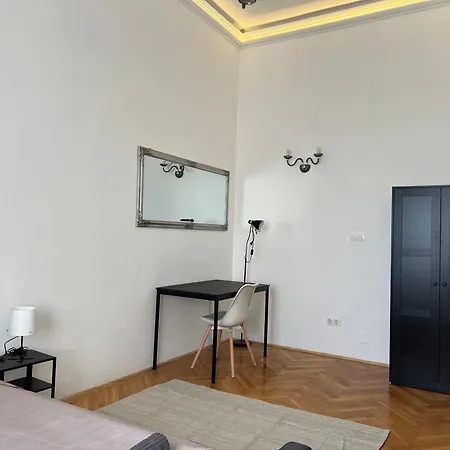 F14 * Budapesta