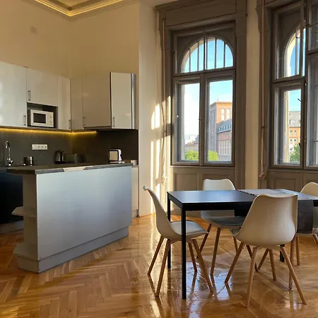 F14 Apartament *