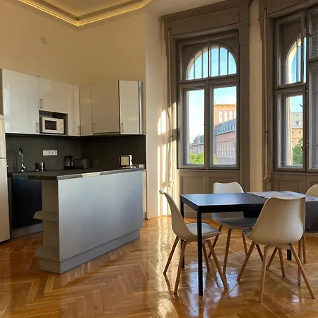 Apartament F14