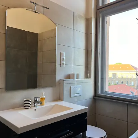 F14 * Budapeste
