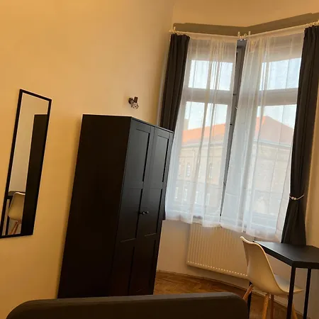 Apartament F14 *